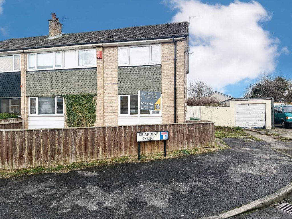 Property photo 1 of 11 External