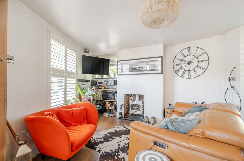 Property photo 2 of 17 19-6A7c46d8A9910-...