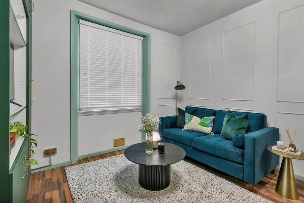 Property photo 1 of 14 Living Room