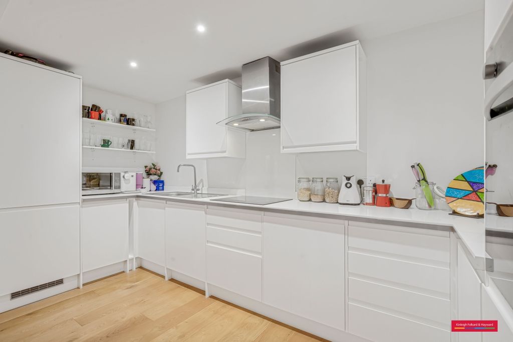 Property photo 3 of 16 Kitchen
