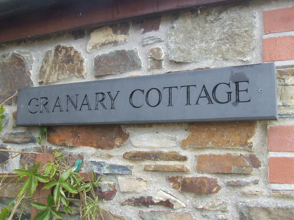 Property photo 2 of 8 Granary Cottage Sign