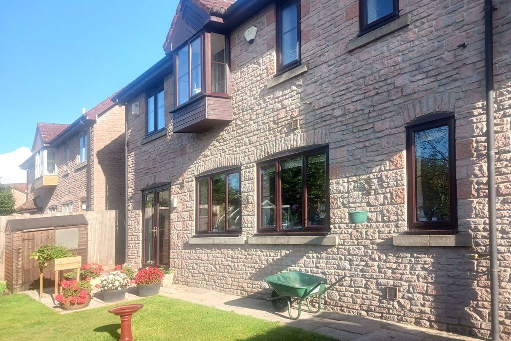 Property photo 3 of 14