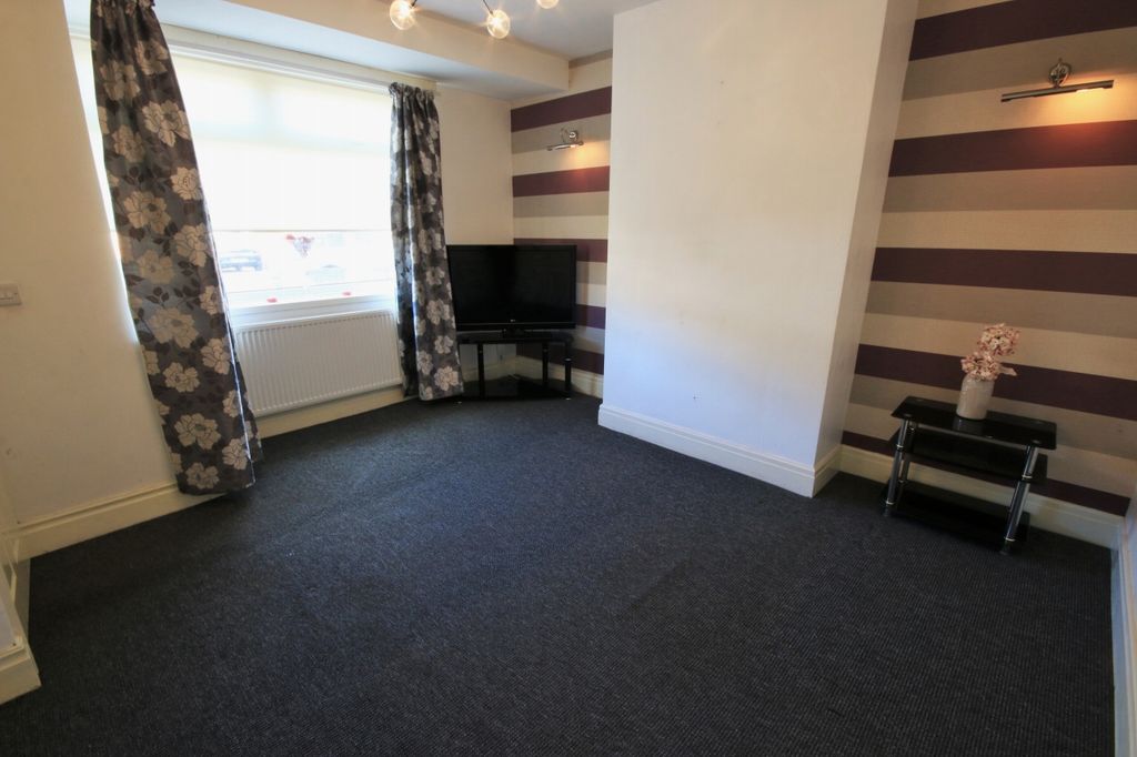 Property photo 2 of 10 Photograph 2