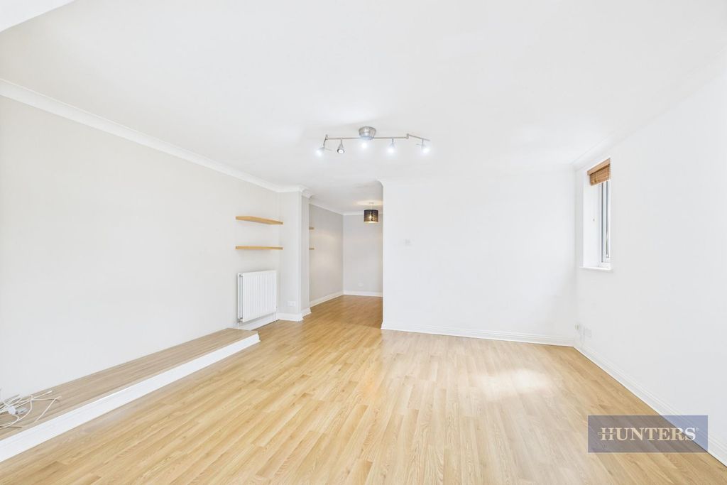 Property photo 3 of 15 Cam05152G0-Pr0201-Still016.Jpg