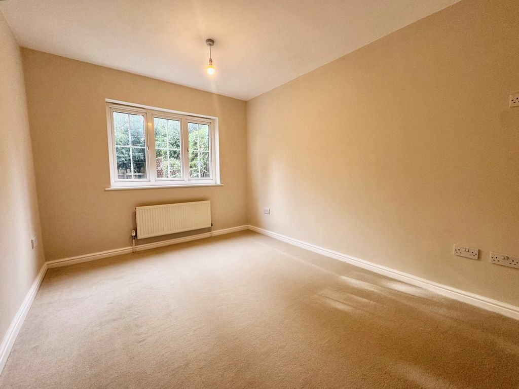 Property photo 2 of 13 Bedroom