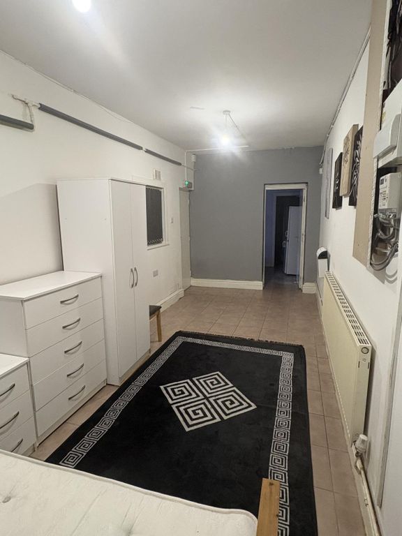 Property photo 2 of 5 Gallery