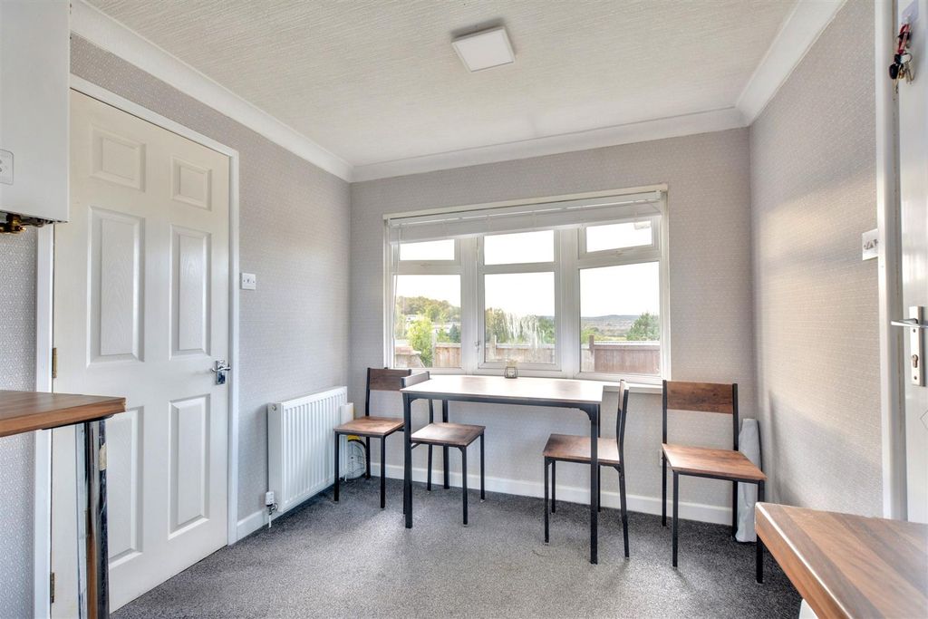 Property photo 3 of 27 Kitchen (1).Jpeg