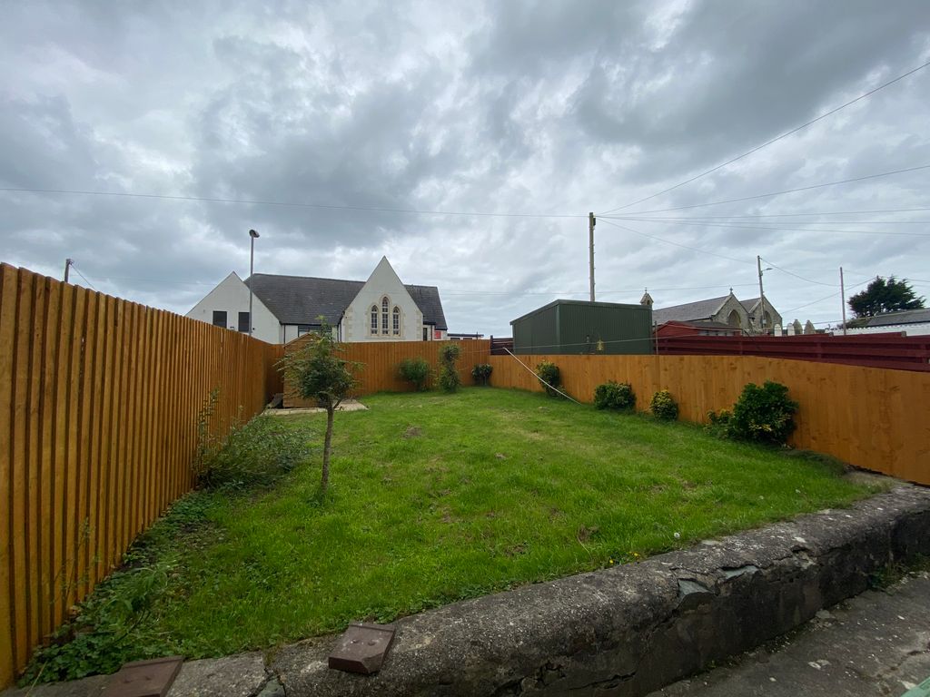 Property photo 3 of 8