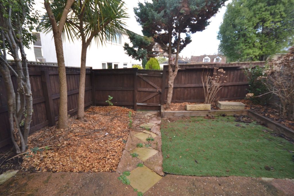 Property photo 2 of 11 Courtyard