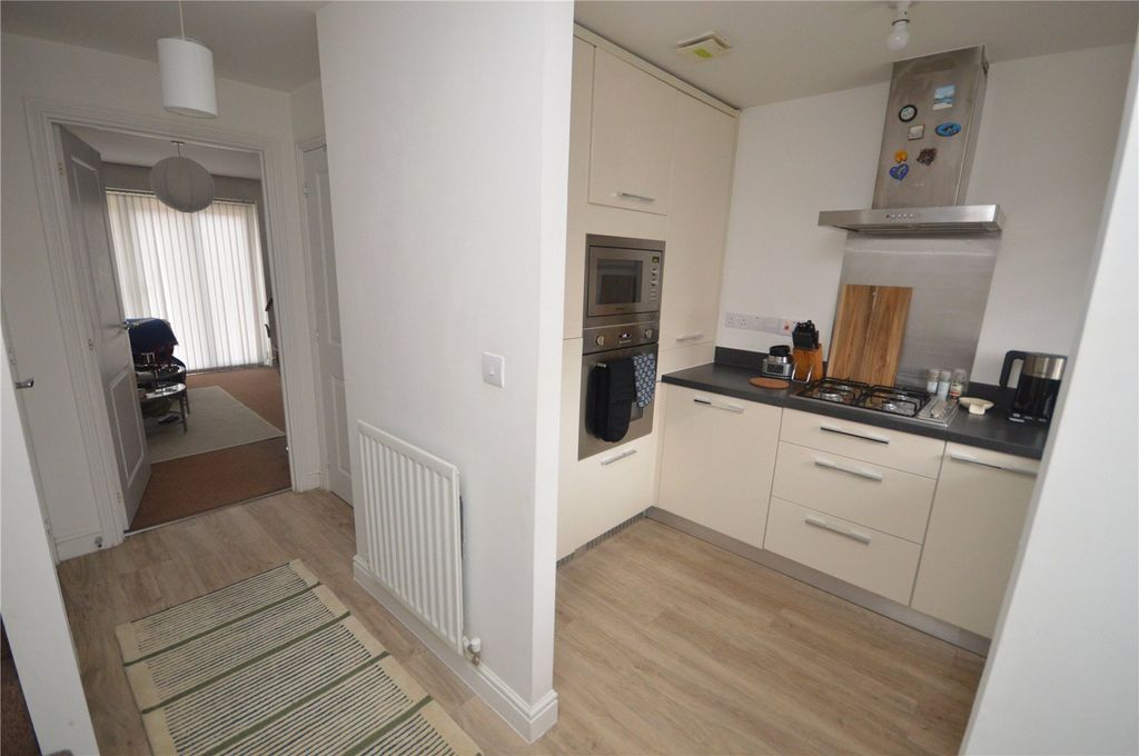 Property photo 3 of 12 Hallway Space