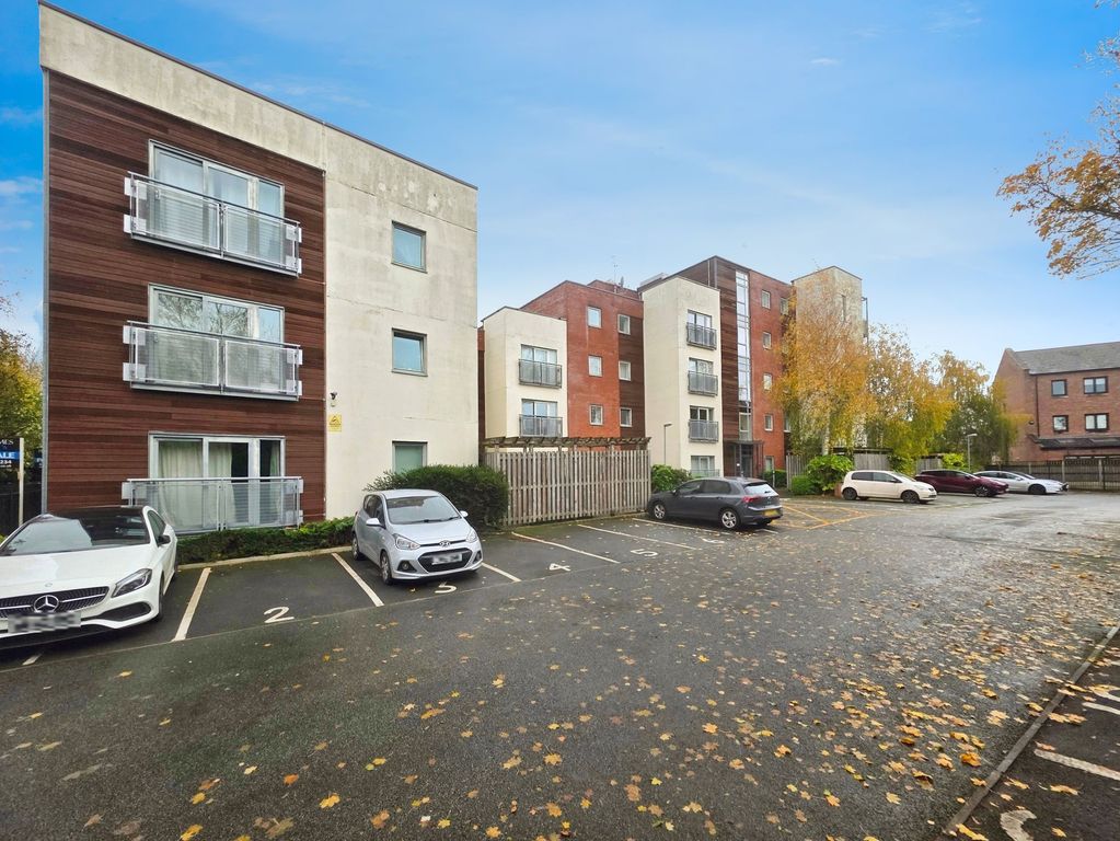 Property photo 1 of 12