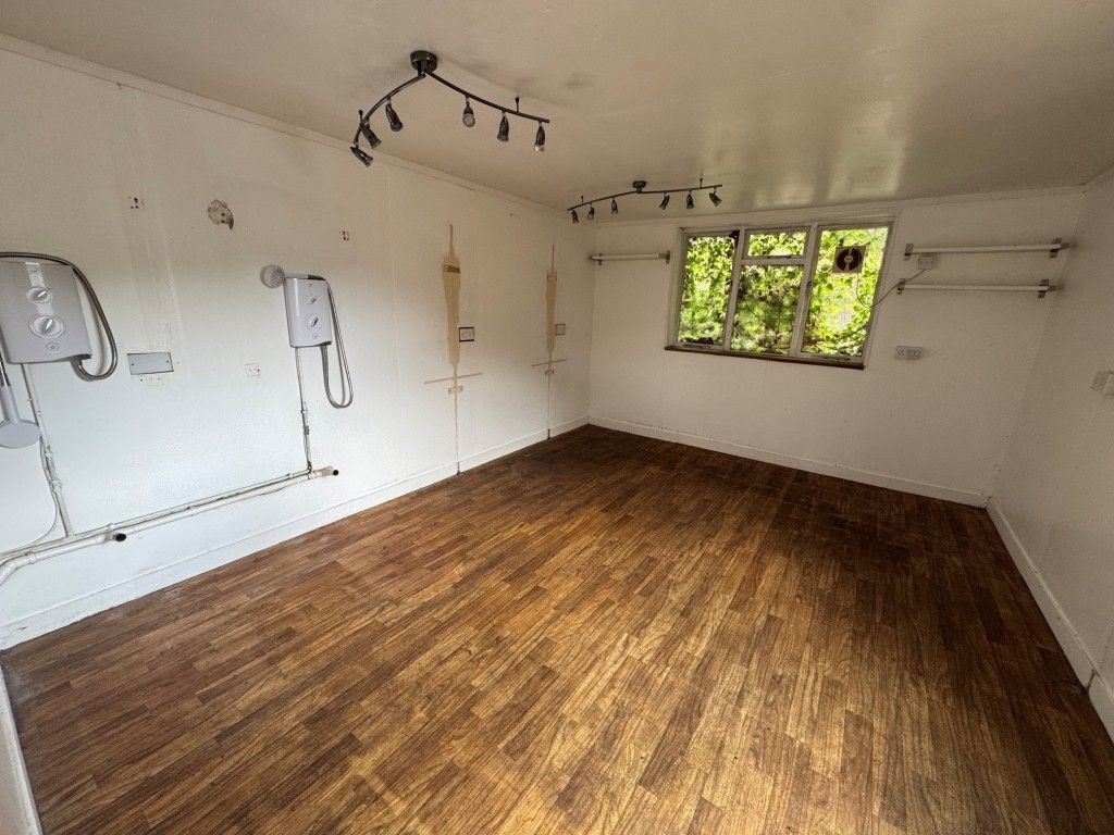 Property photo 3 of 6 Former Hairdressers - Alternative View