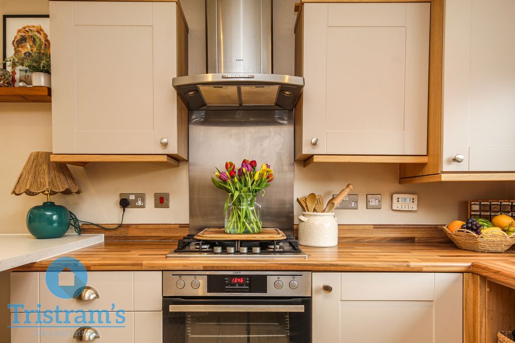 Property photo 3 of 26