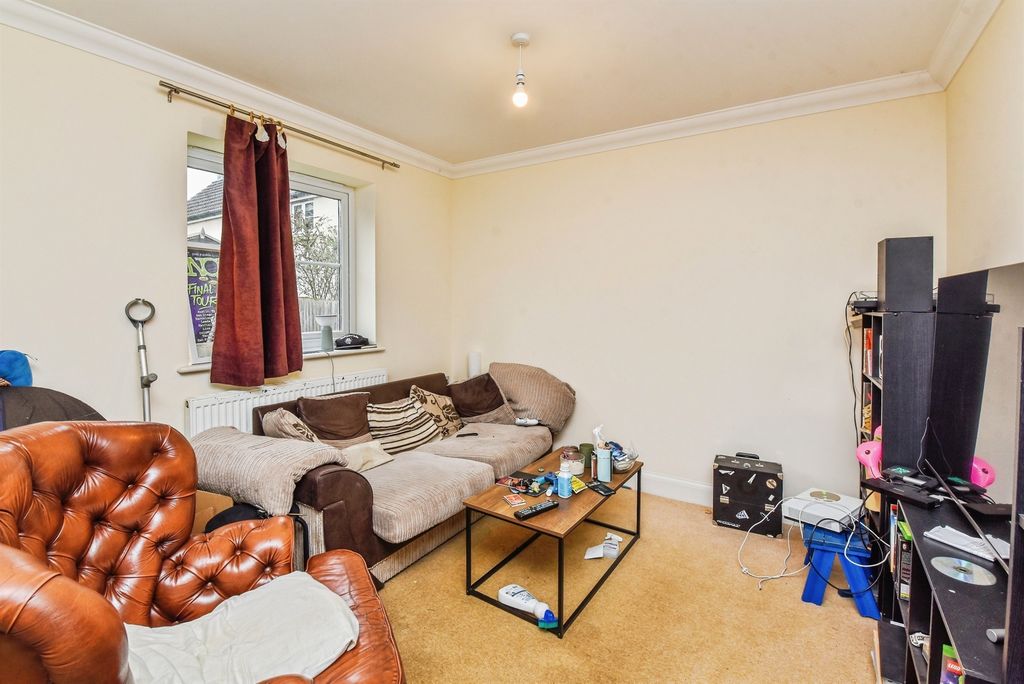 Property photo 3 of 14