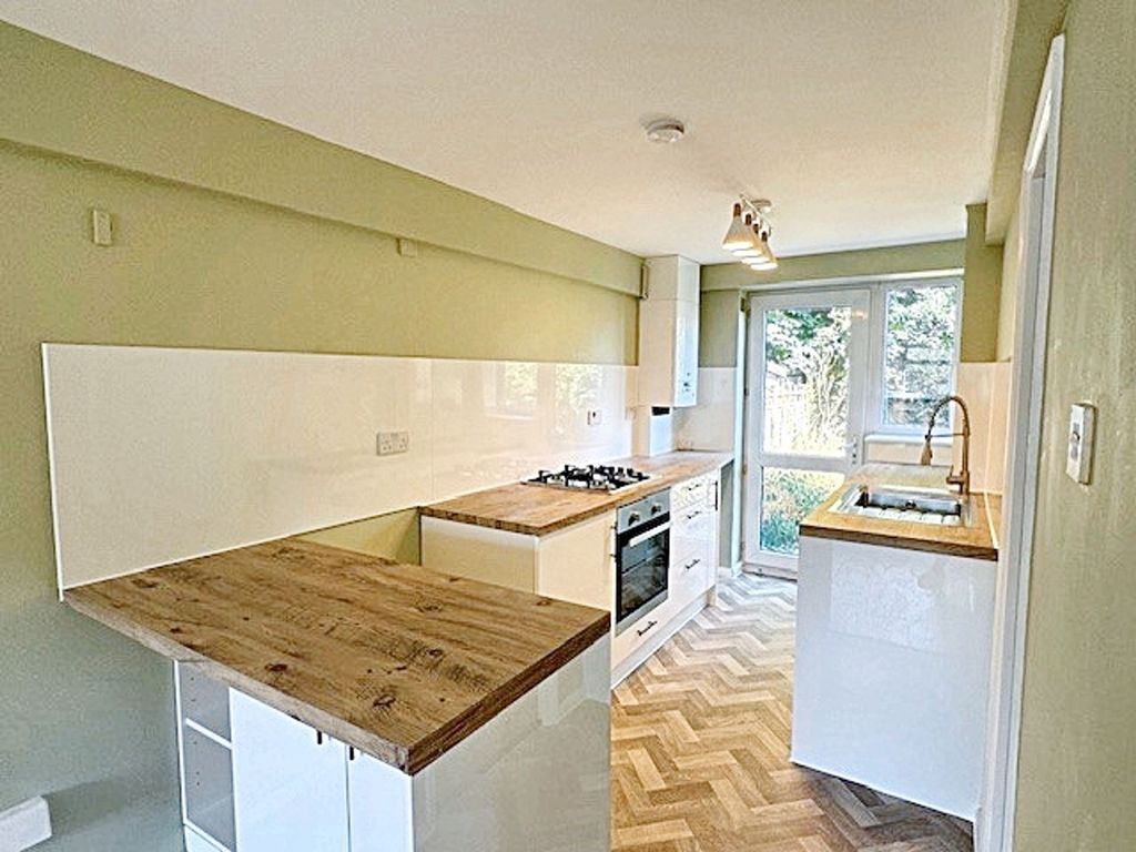 Property photo 3 of 11 Photo 6