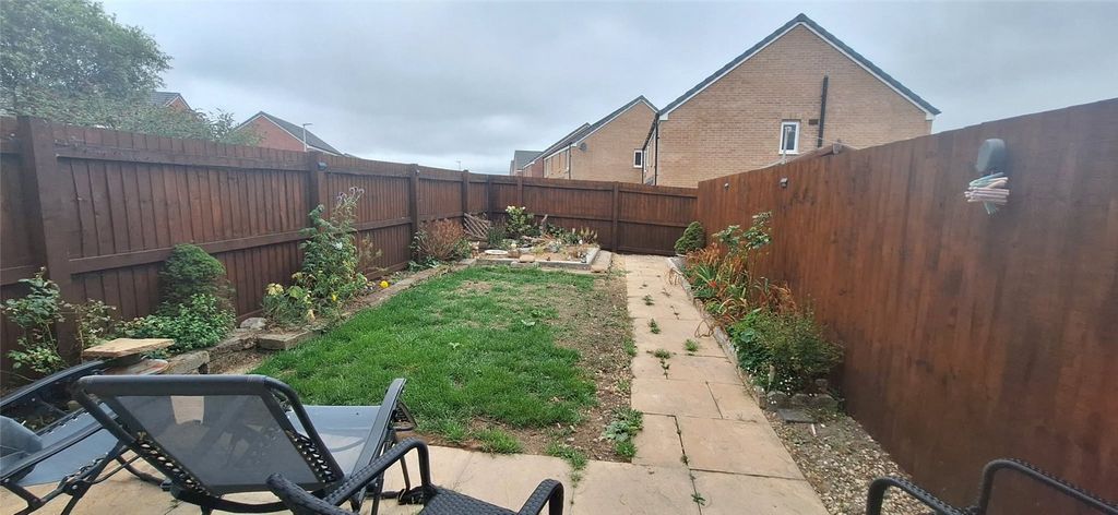 Property photo 2 of 18 Picture No. 25