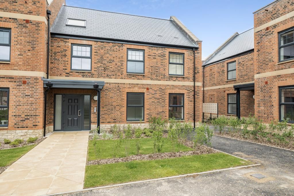 Property photo 1 of 20 Front Aspect