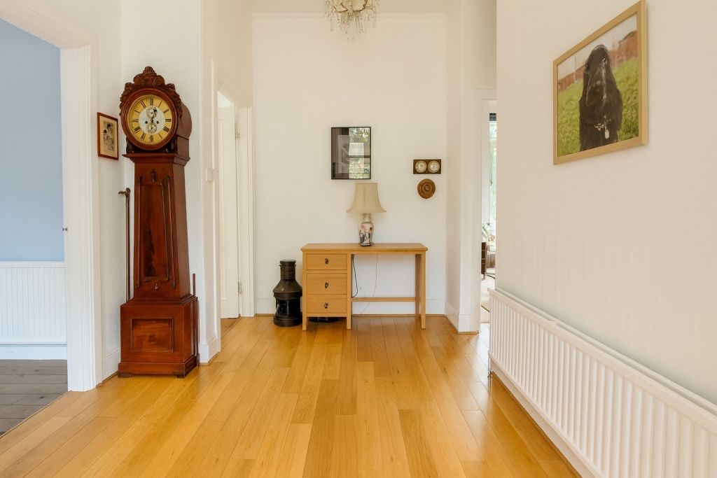 Property photo 3 of 24
