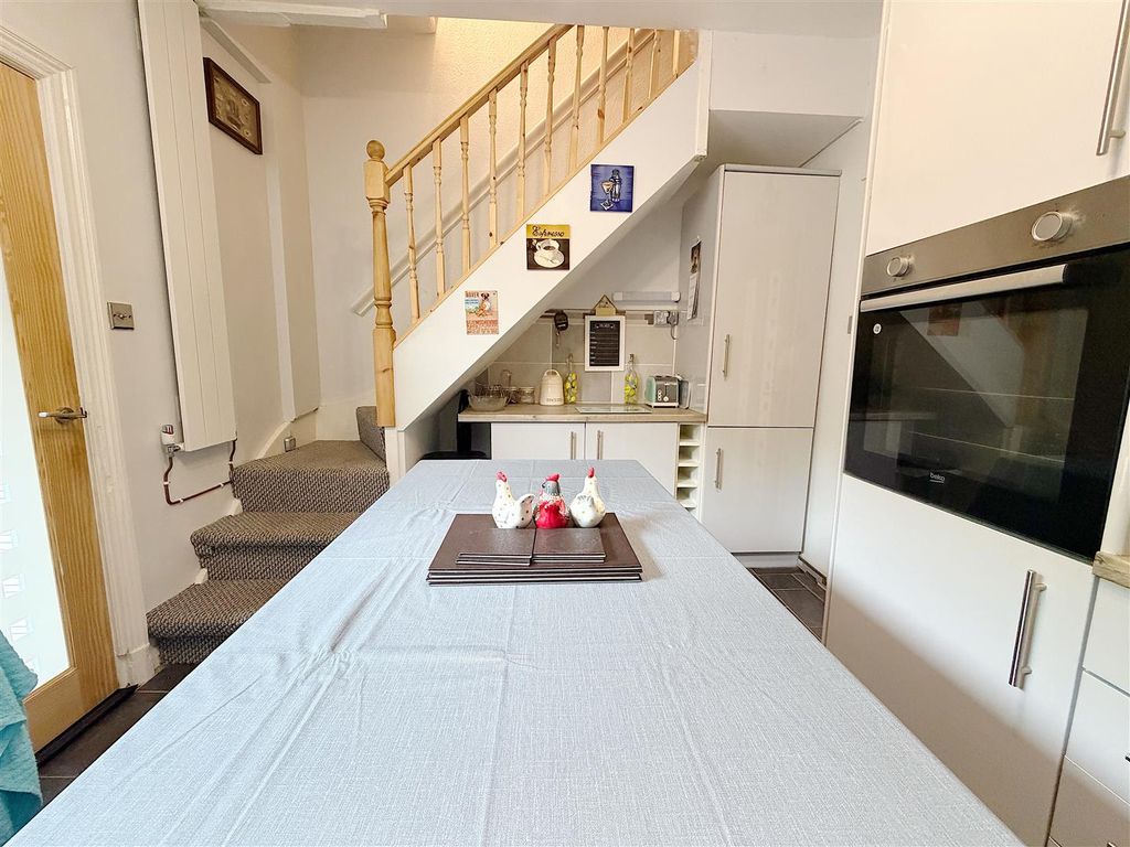 Property photo 3 of 10 -