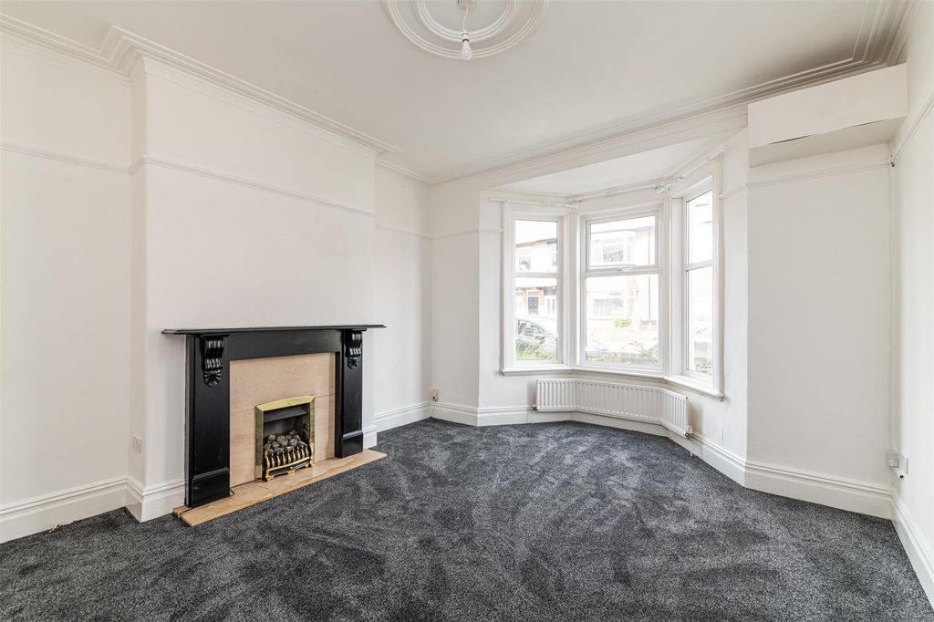 Property photo 1 of 12 89B550Ac-Fe0F-449d-Ae45-14B85767Aaf3.Jpeg