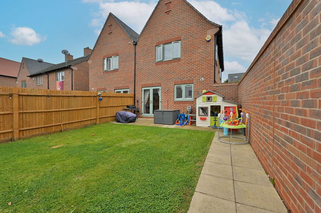 Property photo 2 of 22