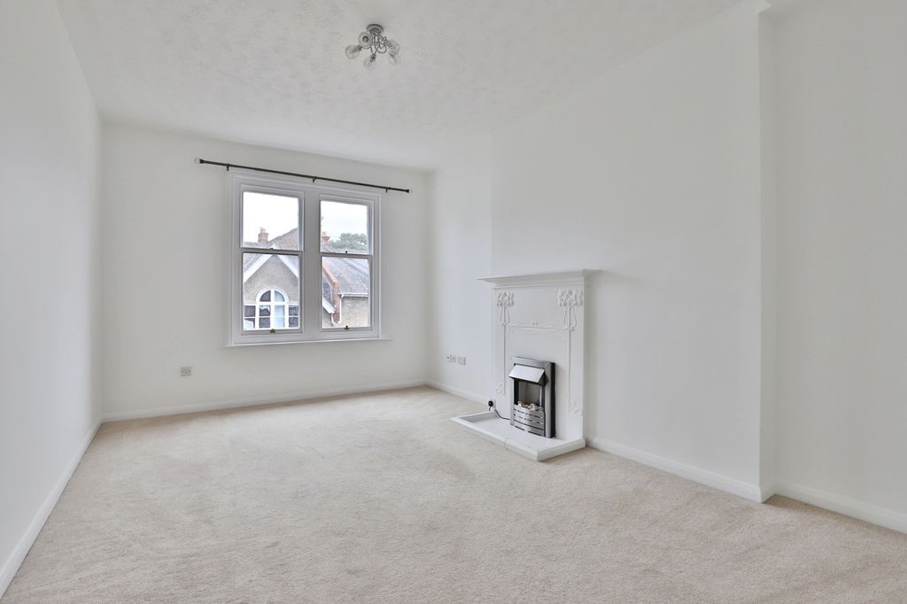 Property photo 2 of 17 Photo