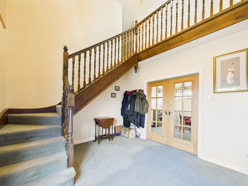 Property photo 2 of 31 Hallway