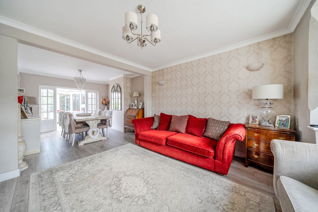 Property photo 2 of 12