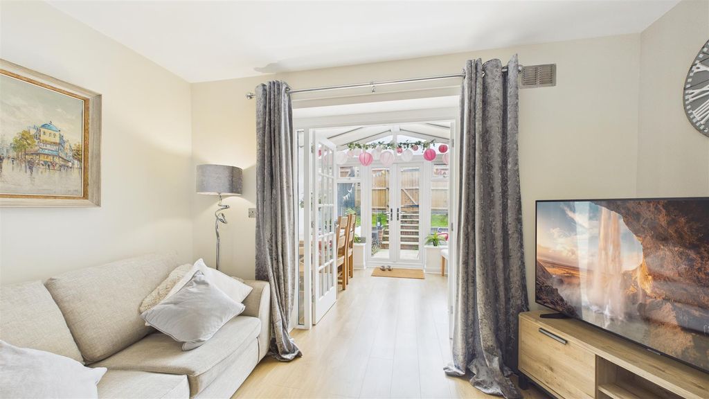 Property photo 3 of 20 Cam05101G0-Pr0088-Still019.Jpg