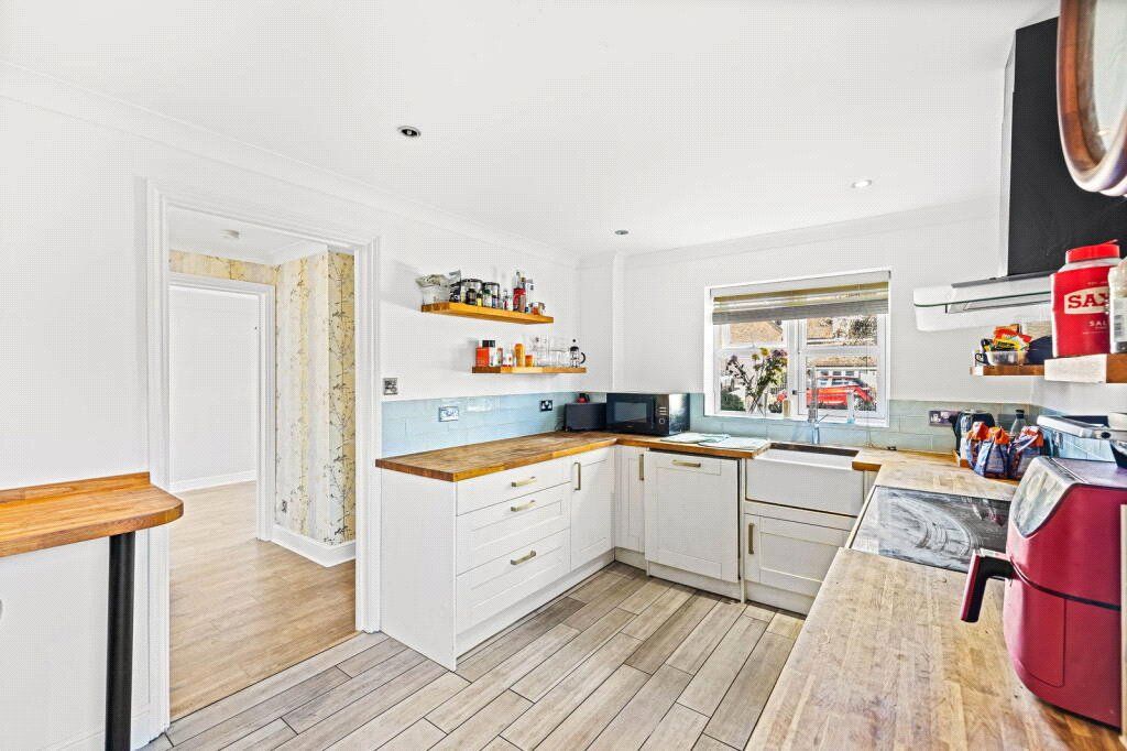 Property photo 3 of 20 Kitchen/Breakfast