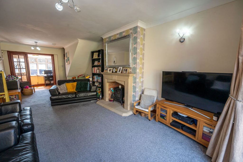Property photo 2 of 16