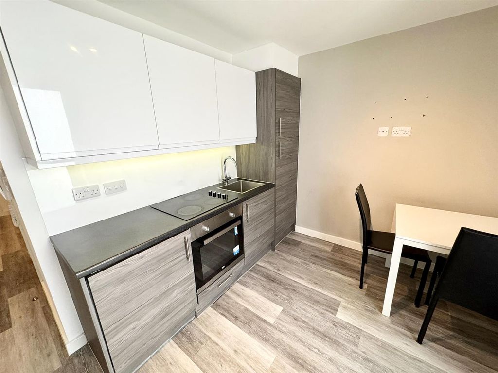 Property photo 3 of 7 50E5A3Cf-0Ecc-4Eb3-935A-3E3F49914E67.Jpg