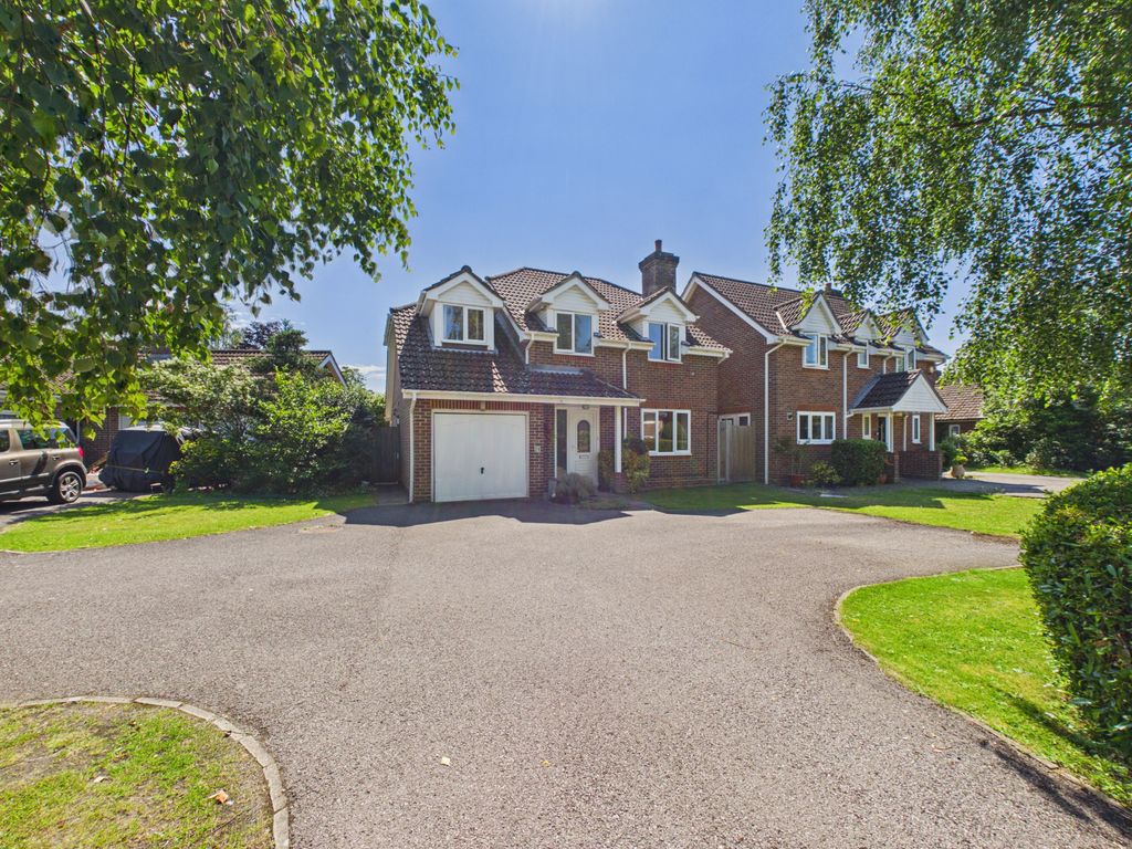 Property photo 1 of 12 4 Bedroom Detached House For Sale