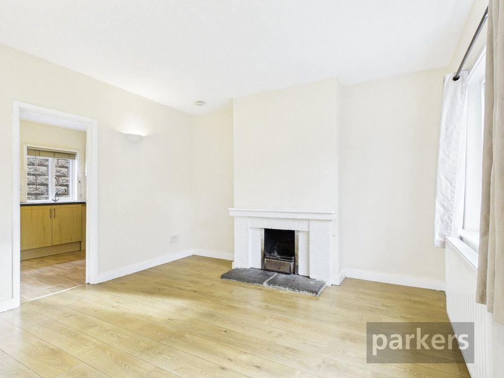 Property photo 2 of 18 Living Room