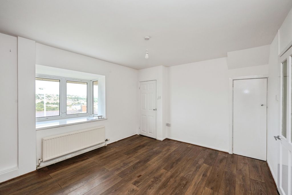 Property photo 3 of 19 Pbox-Img.Jpg