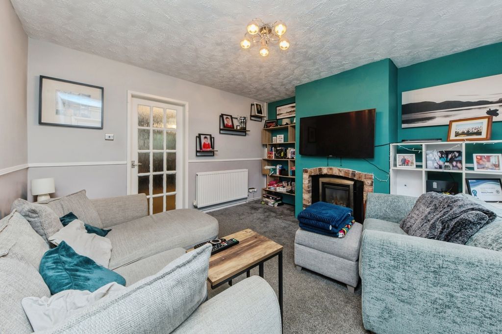 Property photo 2 of 16 Pbox-Img.Jpg