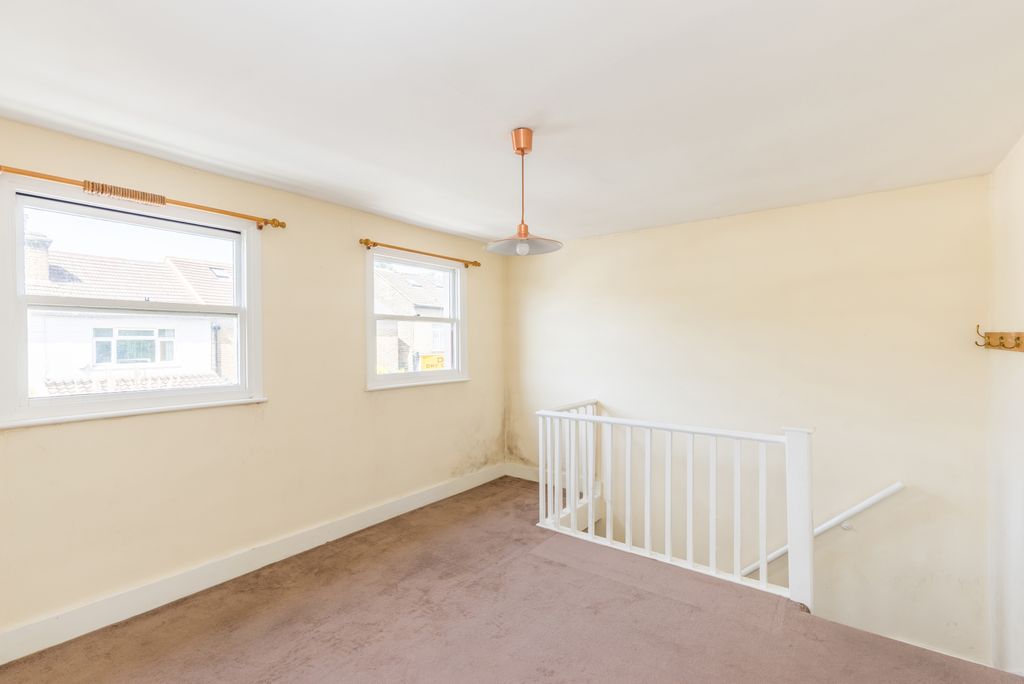 Property photo 2 of 8 2