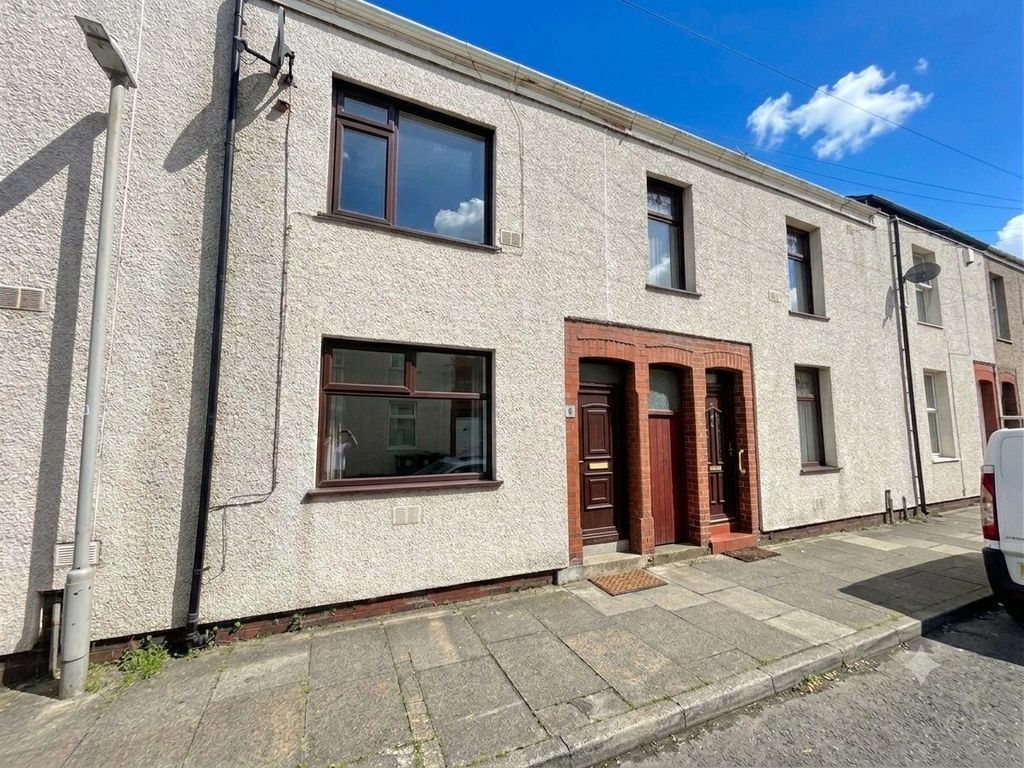 Property photo 2 of 11 Front