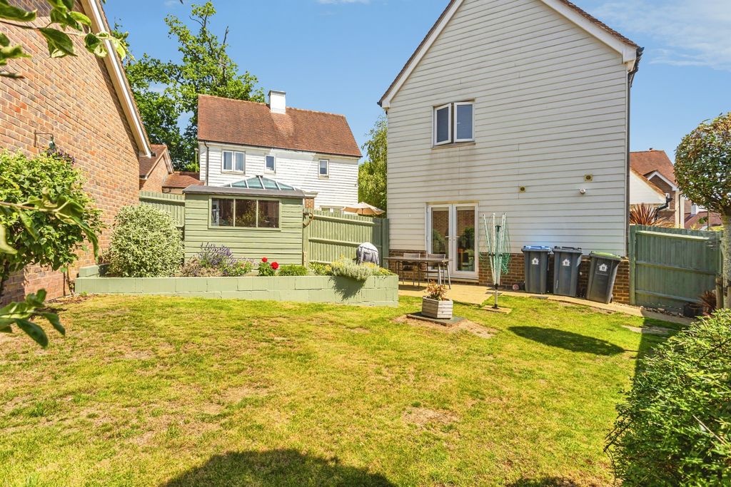 Property photo 2 of 20