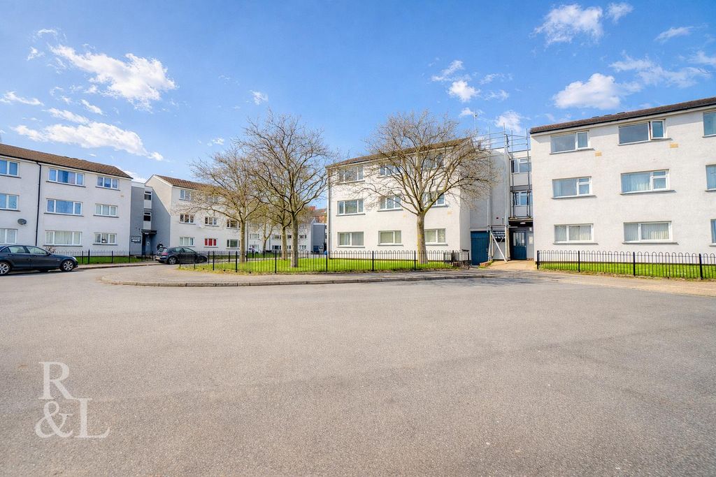 Property photo 1 of 9 9F4574cc-ba2A-42F8-8Fa4-d670F7F0Ec87.Png