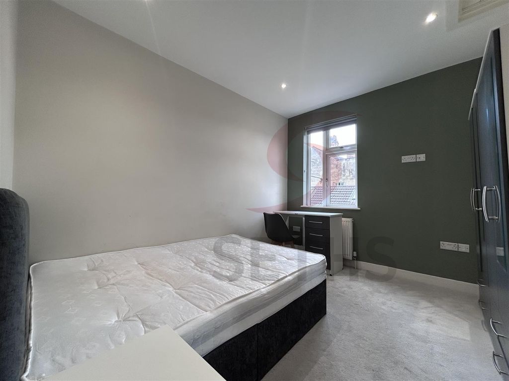 Property photo 3 of 12 Bedroom 1