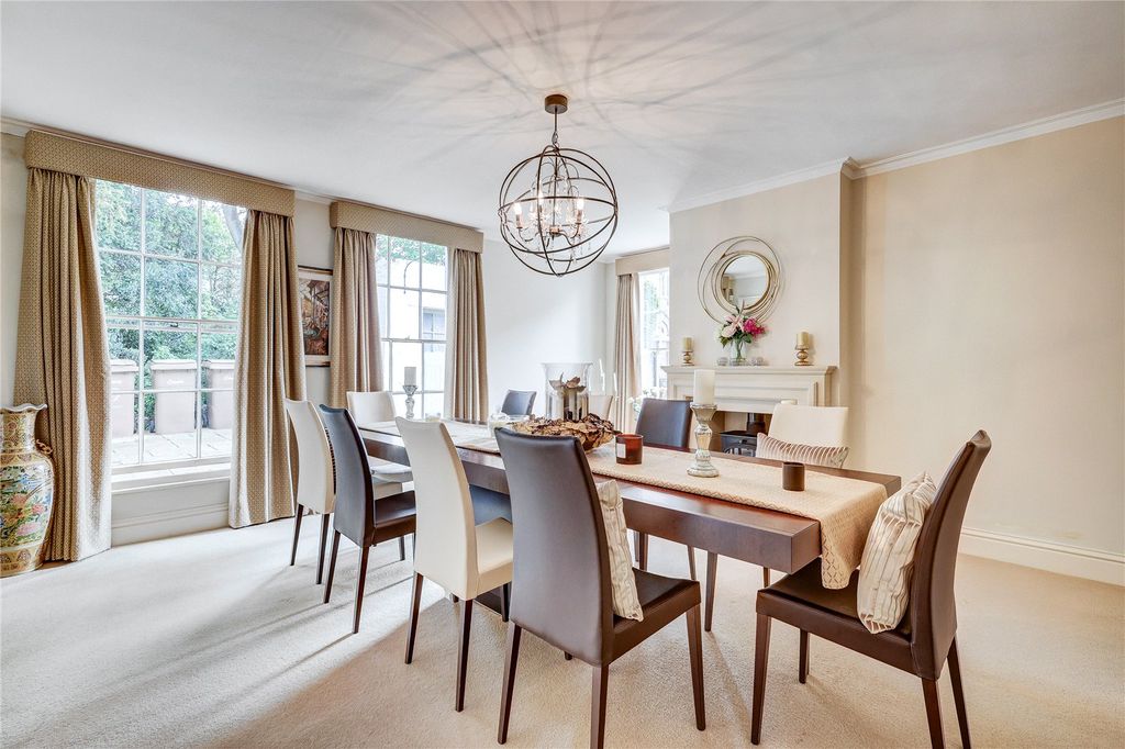 Property photo 3 of 25 Dining Room