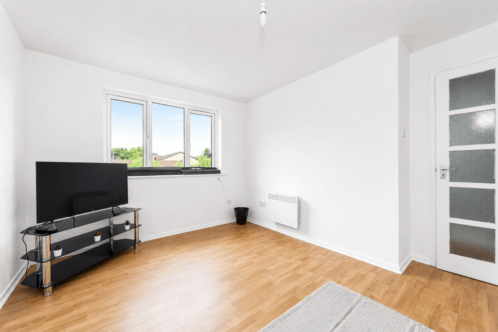 Property photo 1 of 4 1 Bed Flat To Rent Glenville Grove, London Se8