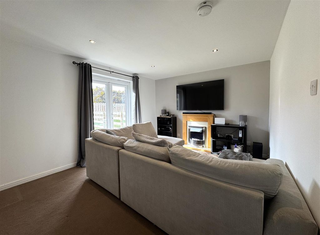 Property photo 2 of 12 Lounge 2.Jpg