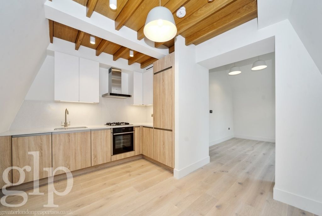 Property photo 1 of 16 976643