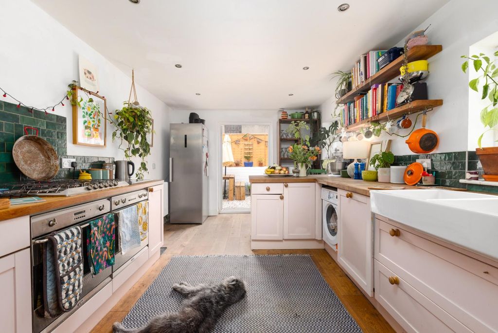 Property photo 1 of 28 49 Bellevue Road, Bs5-11.Jpg