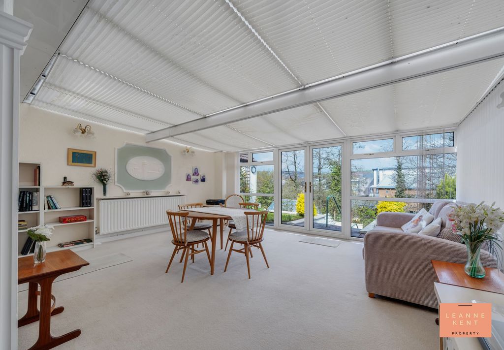 Property photo 3 of 38