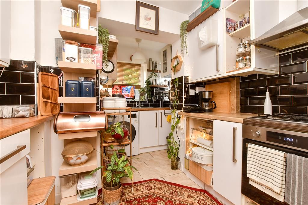 Property photo 2 of 14 Kitchen