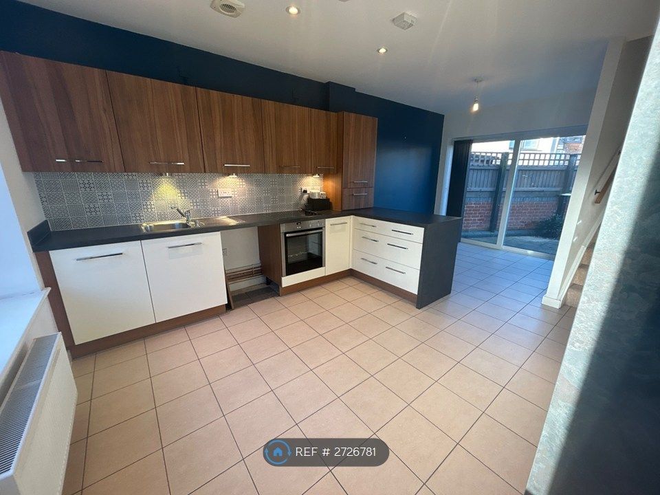 Property photo 1 of 18 Kitchen/Dining/Living Room