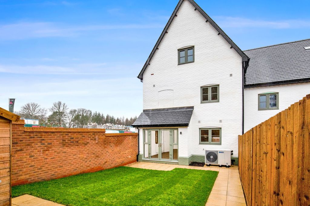 Property photo 3 of 24